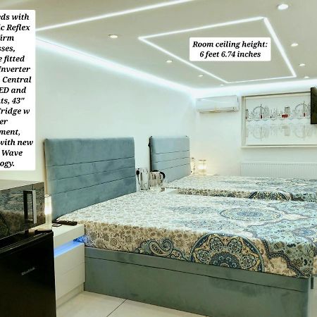 Air Conditioned Modern Double Bed Room With Private Attached Bathroom - Free Parking - Near London Heathrow Airport & Southall Broadway エクステリア 写真