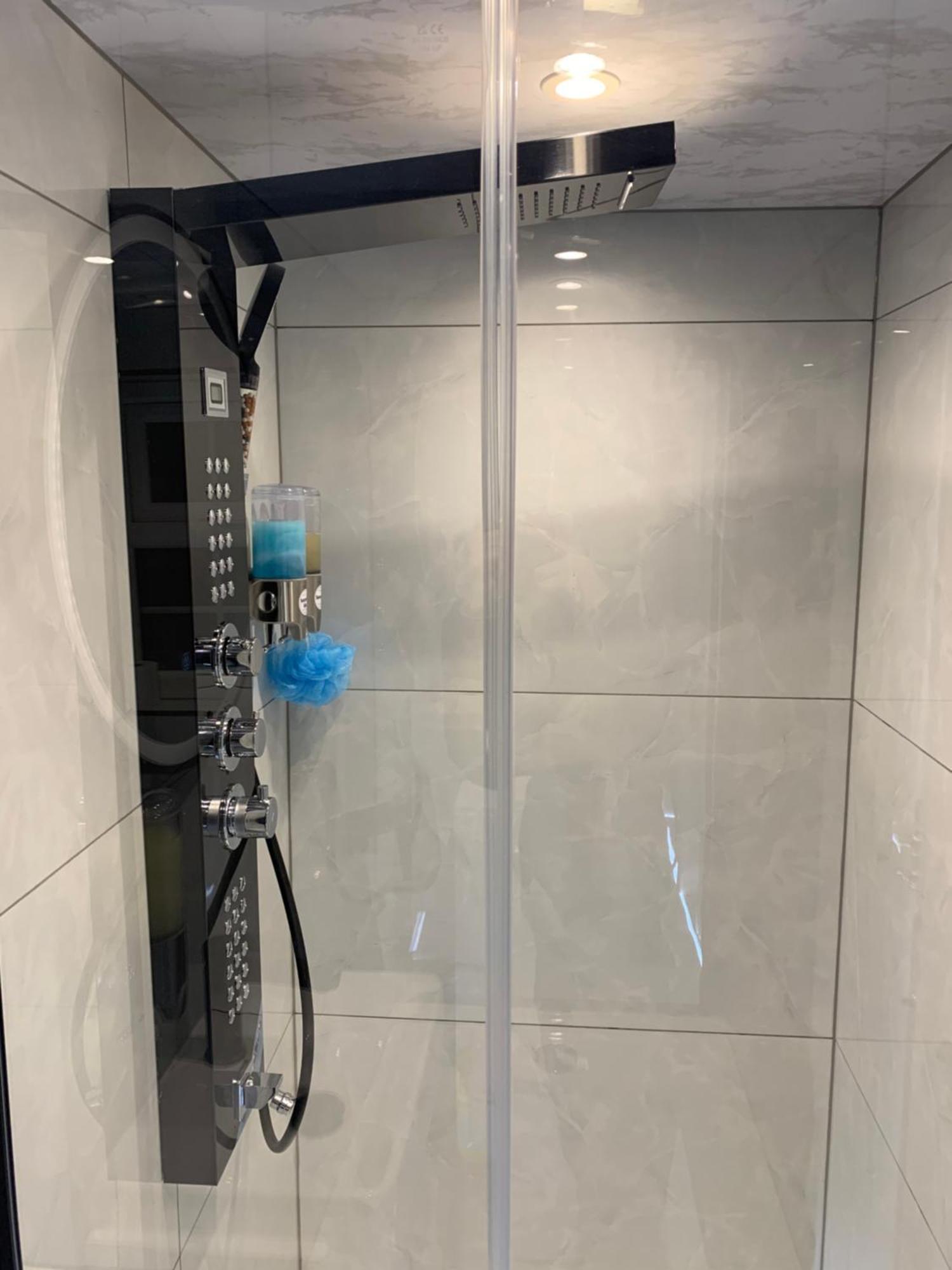Air Conditioned Modern Double Bed Room With Private Attached Bathroom - Free Parking - Near London Heathrow Airport & Southall Broadway エクステリア 写真